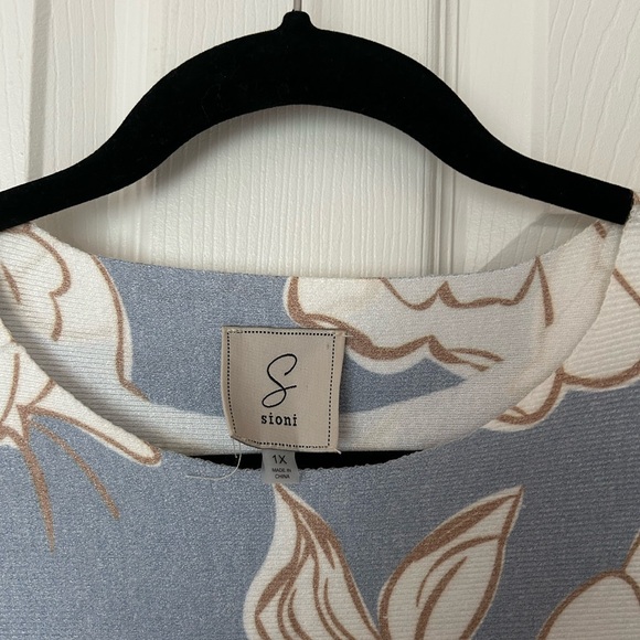 Sioni Sweater - Picture 10 of 15